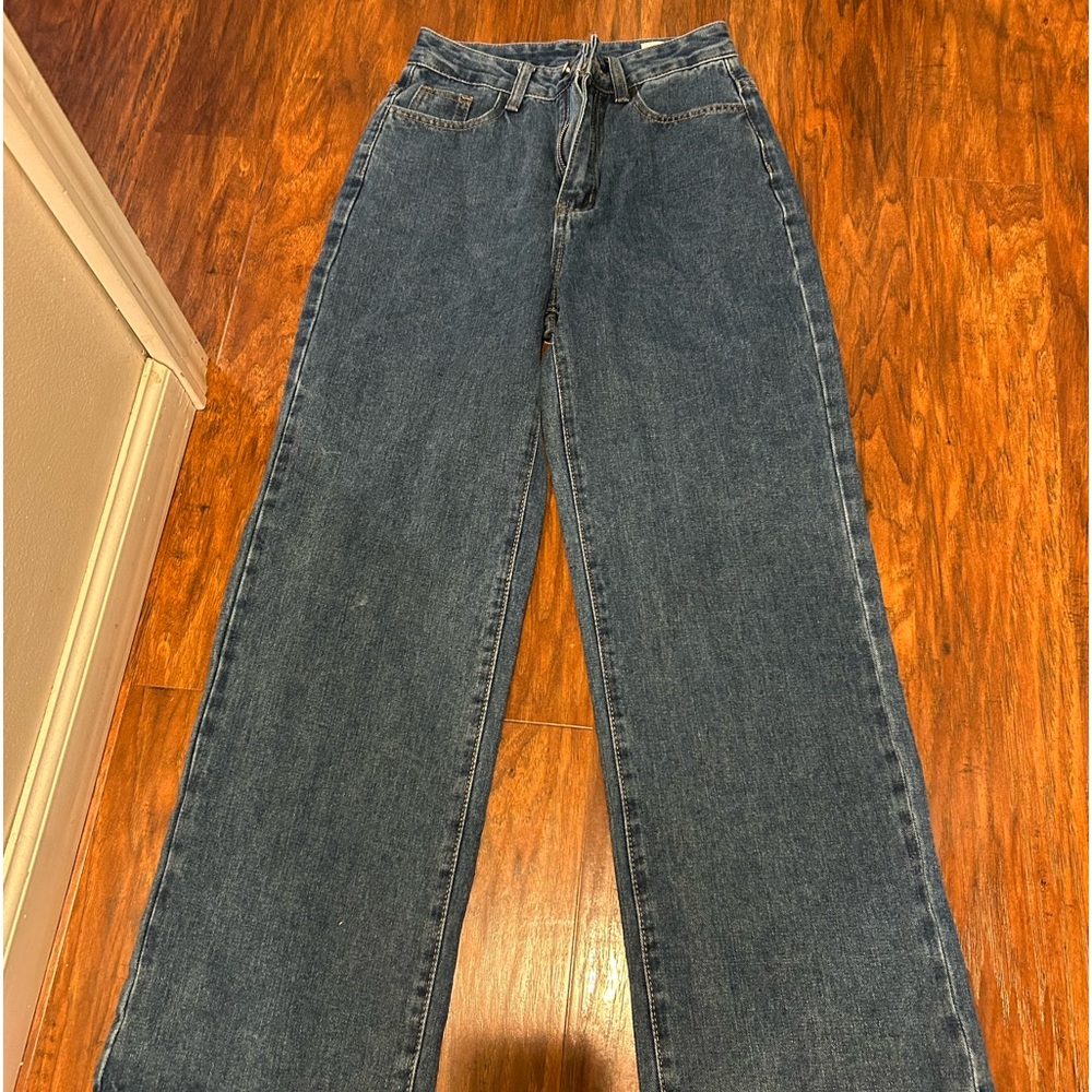 streaight leg mom jean fitting dark wash jeans